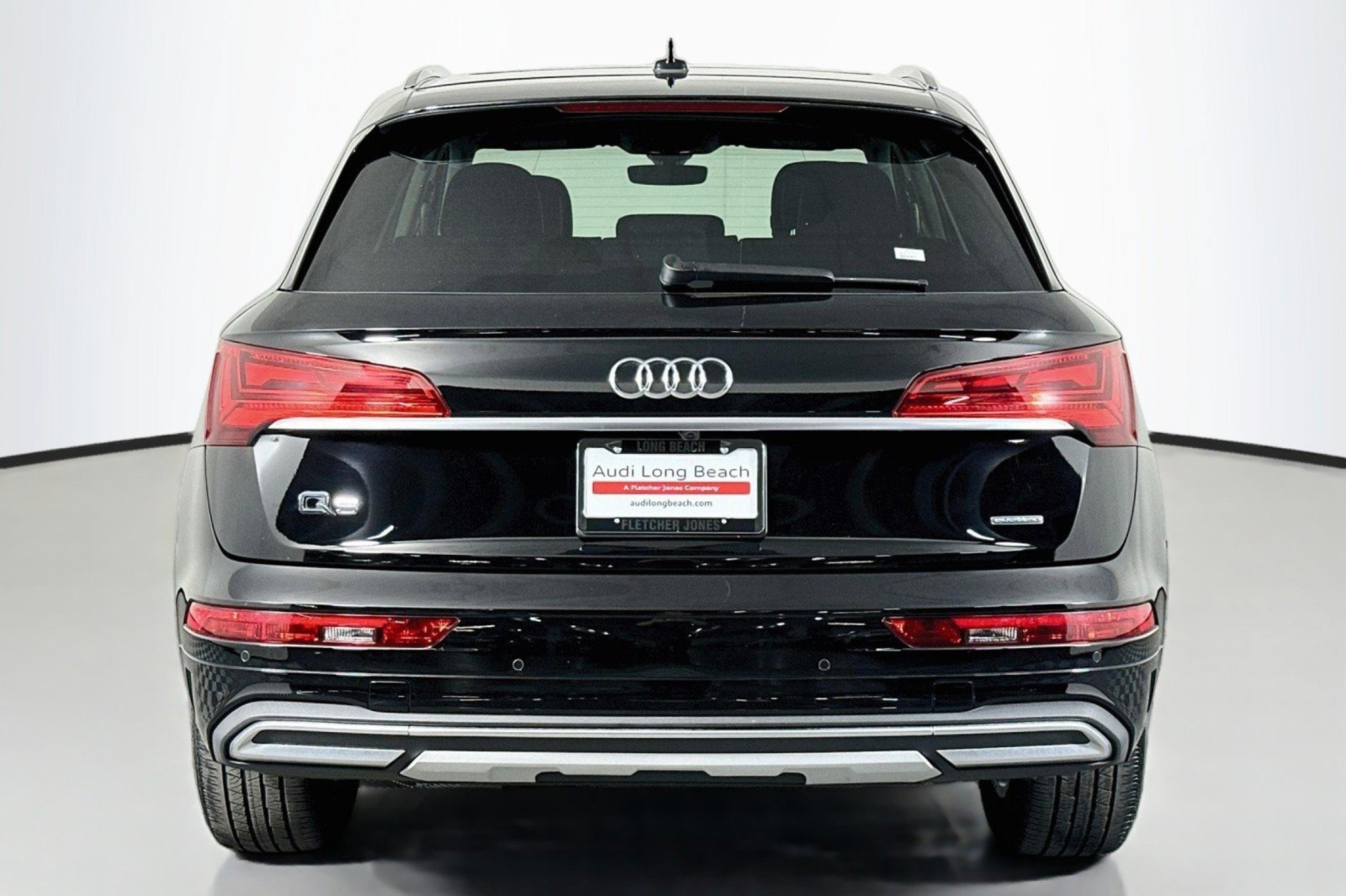 Used 2023 Audi Q5 2.0T Premium w/ Convenience Package AWD/4WD image 3