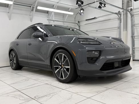 Used 2025 Porsche Macan 4S Electric AWD/4WD image 10