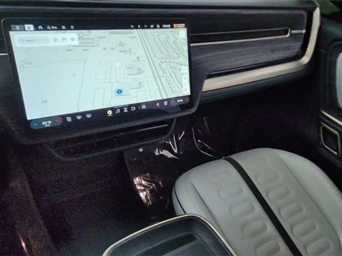 Used 2024 Rivian R1S Launch Edition image 48