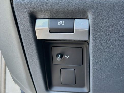 New 2026 Land Rover Defender 110 S AWD/4WD image 36