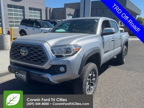 Used 2021 Toyota Tacoma TRD Off-Road w/ Technology Package AWD/4WD image 4