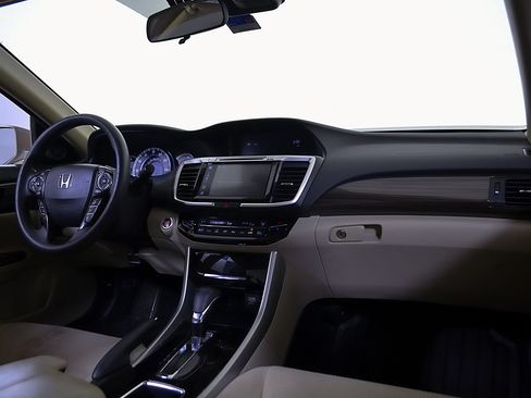Used 2017 Honda Accord EX image 15