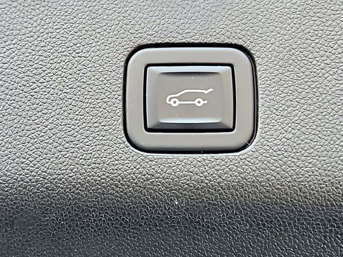 Used 2023 Chevrolet Tahoe LT w/ LT Signature Plus Package image 29