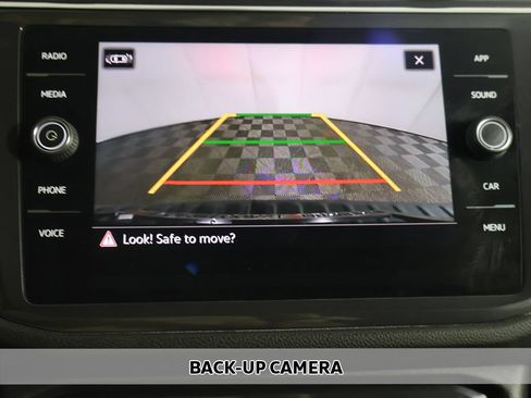 Used 2023 Volkswagen Tiguan SE FWD image 5