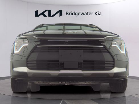 Certified 2025 Kia Niro EX w/ EX Cold Weather Package FWD image 5