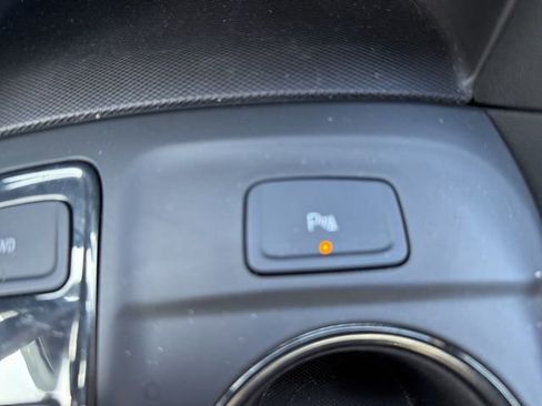 Used 2022 Chevrolet Equinox RS w/ LPO, Floor Liner Package image 8