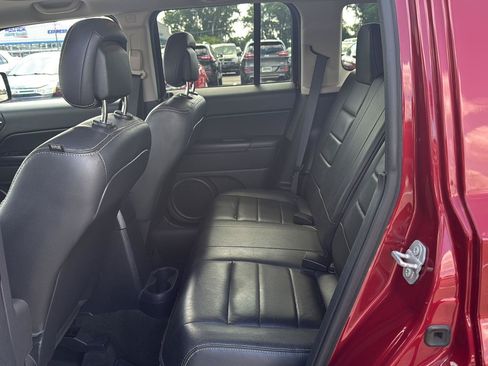 Used 2016 Jeep Patriot High Altitude FWD image 9