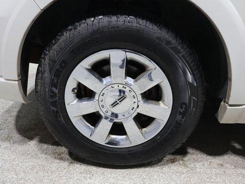 Used 2006 Lincoln Navigator Luxury image 17