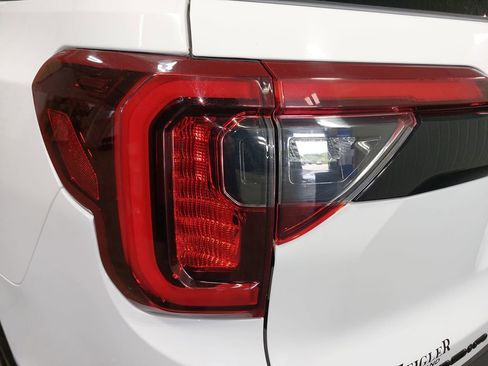 Used 2023 GMC Acadia SLT w/ Elevation Edition AWD/4WD image 37