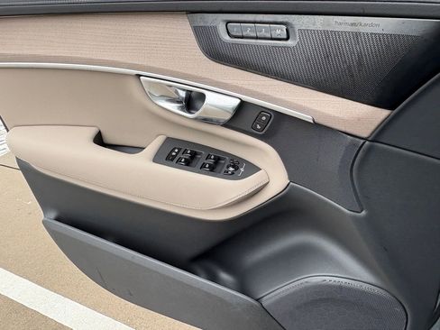 New 2026 Volvo XC90 B6 Plus w/ Protection Package Premier image 17