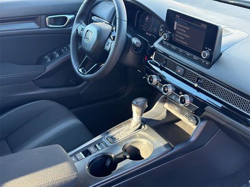 Used 2023 Honda Civic Sport image 6