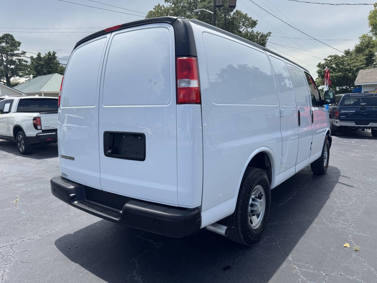 Used 2021 Chevrolet Express 2500 RWD image 6