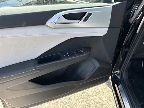 New 2025 Volkswagen Taos SE image 13