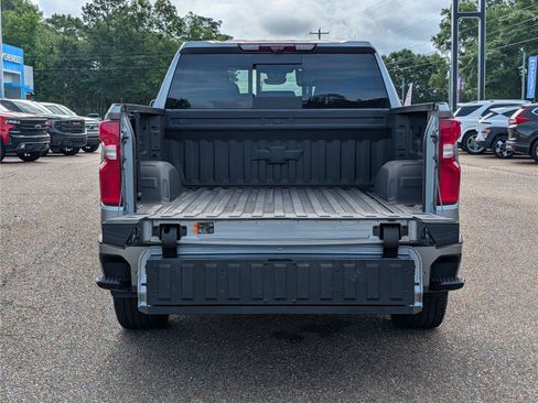 Used 2025 Chevrolet Silverado 1500 High Country AWD/4WD image 5