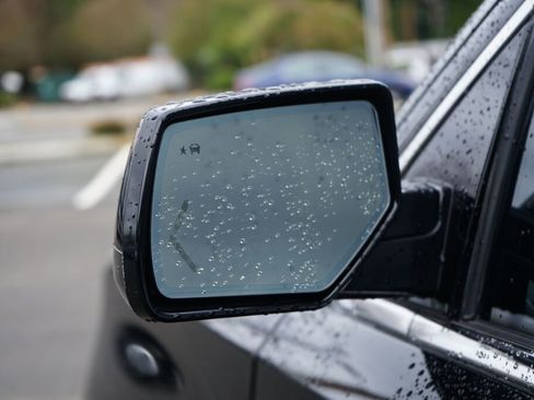 Used 2016 GMC Yukon XL Denali image 8