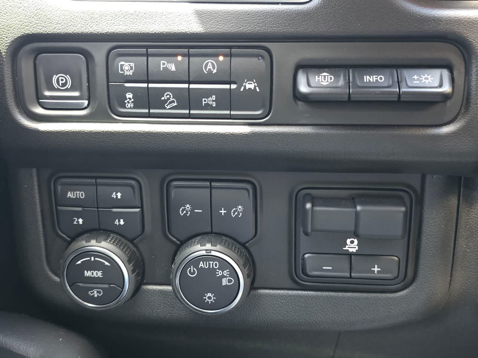 Used 2023 Chevrolet Tahoe High Country w/ Advanced Technology Package AWD/4WD image 18