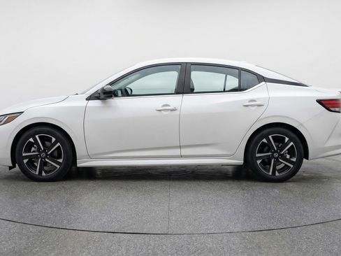 Used 2025 Nissan Sentra SV FWD image 5