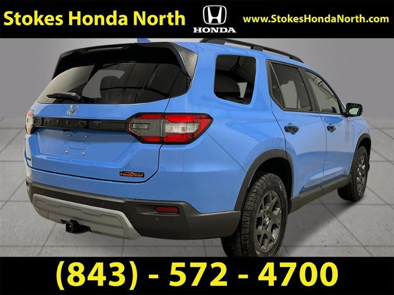 New 2025 Honda Pilot TrailSport image 9