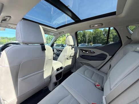 Used 2024 GMC Terrain Denali w/ Denali Premium Package AWD/4WD image 16