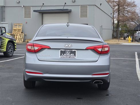 Used 2015 Hyundai Sonata SE w/ Cargo Package image 6