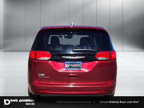 Used 2023 Chrysler Voyager LX image 25