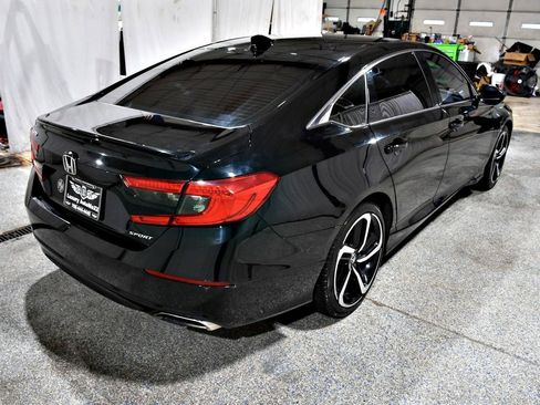 Used 2018 Honda Accord Sport image 6