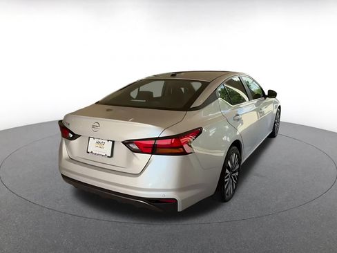 Used 2026 Nissan Altima 2.5 SV FWD image 15
