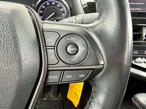 Used 2021 Toyota Camry SE w/ Cold Weather Package image 21