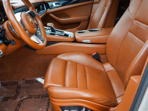 Used 2018 Porsche Panamera 4S image 8