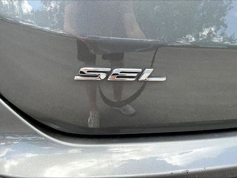 Used 2024 Ford Edge SEL AWD/4WD image 24