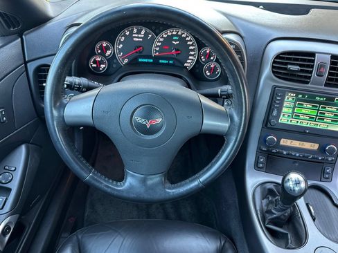 Used 2006 Chevrolet Corvette Z06 w/ Preferred Equipment Group RWD image 11
