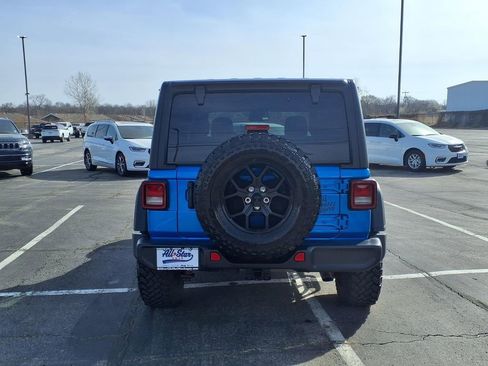 Used 2025 Jeep Wrangler Willys image 6
