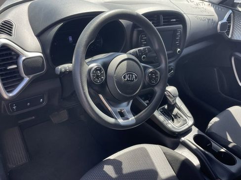 Used 2021 Kia Soul LX image 5