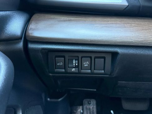Used 2022 Subaru Outback Limited AWD/4WD image 21