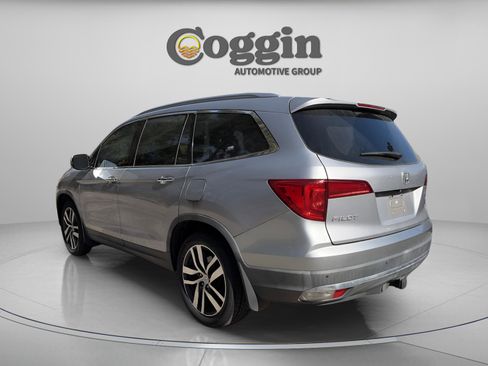 Certified 2017 Honda Pilot Touring image 3