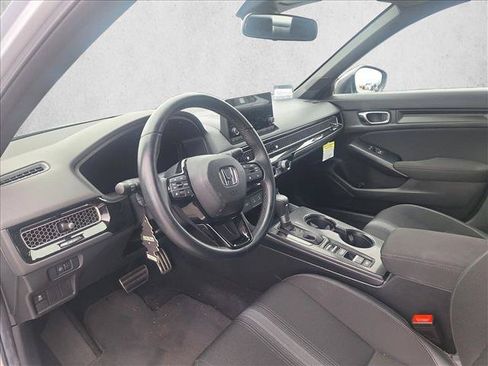 Used 2025 Honda Civic Sport image 9