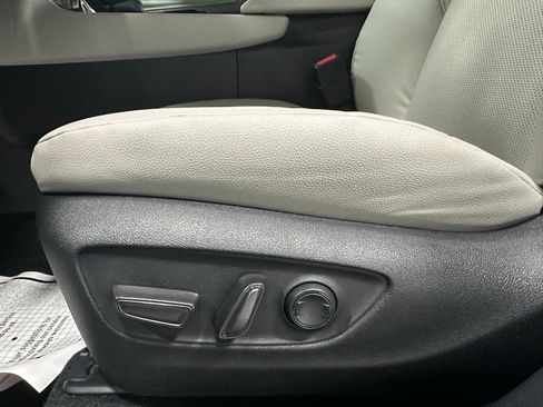 Used 2025 Toyota Grand Highlander AWD image 12