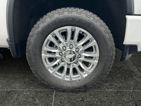 Used 2020 Chevrolet Silverado 3500 High Country w/ Z71 Off-Road Package image 9