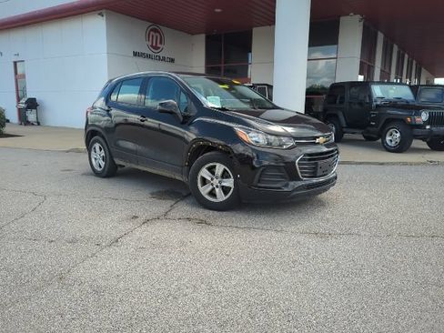 Used 2020 Chevrolet Trax LS FWD image 13