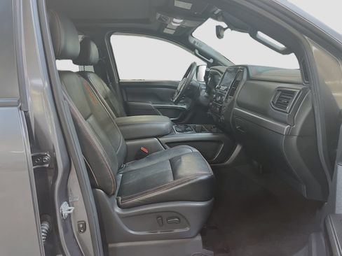 Used 2022 Nissan Titan PRO-4X w/ Pro-4x Convenience Package AWD/4WD image 30