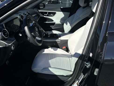 Used 2023 Mercedes-Benz C 300 Sedan image 9