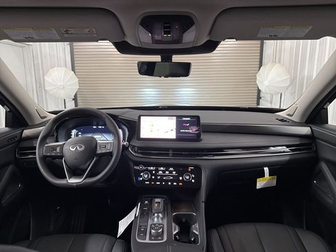 Certified 2025 INFINITI QX60 Luxe w/ Vision Package image 8