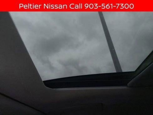 Used 2022 Nissan Rogue SV w/ SV Premium Package image 14