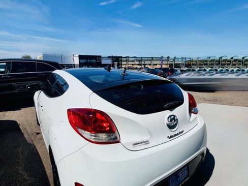 Used 2016 Hyundai Veloster w/ Option Group 02 FWD image 9