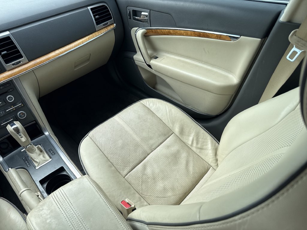 Used 2012 Lincoln MKZ FWD image 28