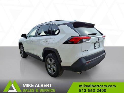 Used 2022 Toyota RAV4 LE image 5