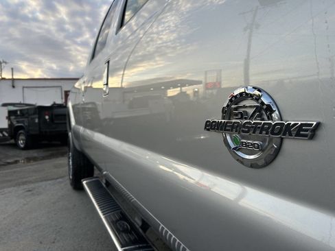 Used 2015 Ford F350 Lariat w/ Lariat Interior Package image 14