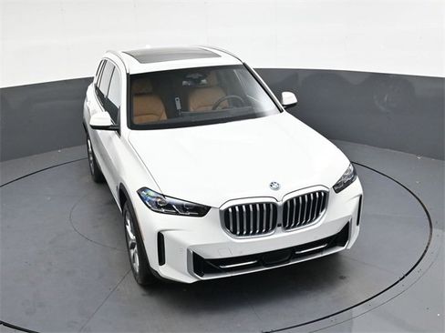 New 2026 BMW X5 xDrive50e image 24