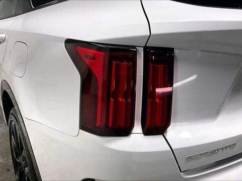 Used 2023 Kia Sorento SX AWD/4WD image 39