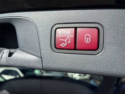 Certified 2022 Mercedes-Benz GLC 300 4MATIC w/ AMG Line image 19